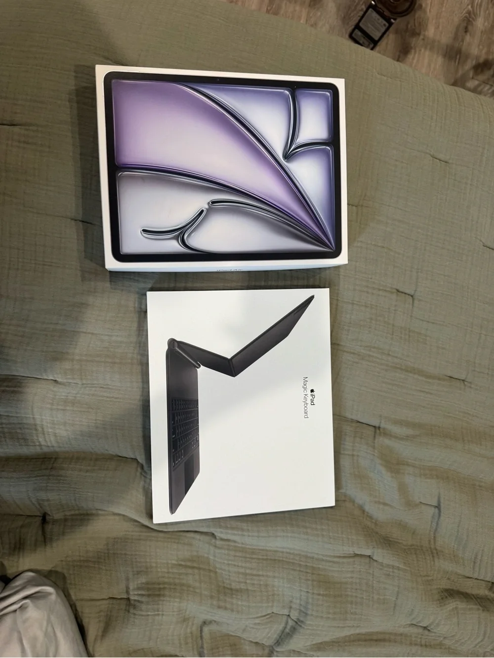 Empty IPad Air and IPad Magic Keyboard Box (EMPTY)